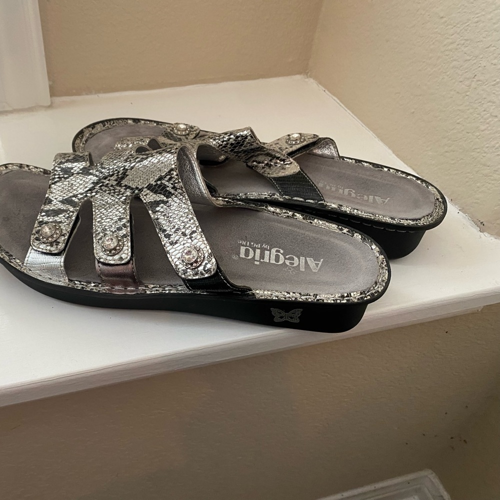 Algeria leather sandals